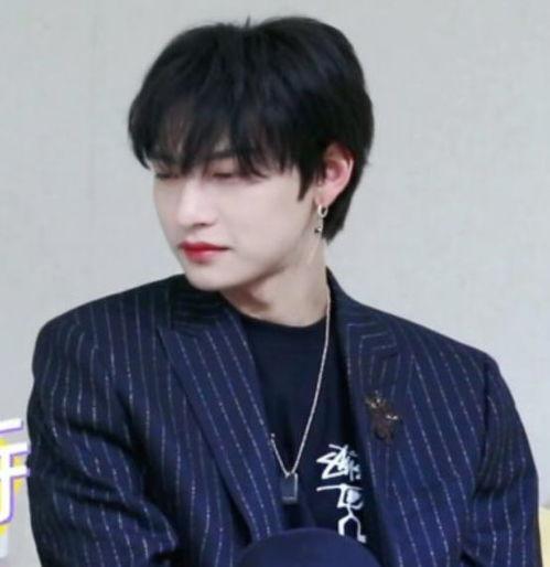 娱乐吃瓜君胡文煊