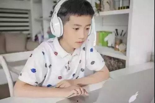 娱乐吃瓜酱学生说下了课,娱乐吃瓜酱学生揭秘校园新鲜事